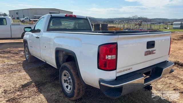 Image of GMC Sierra equipment image 3