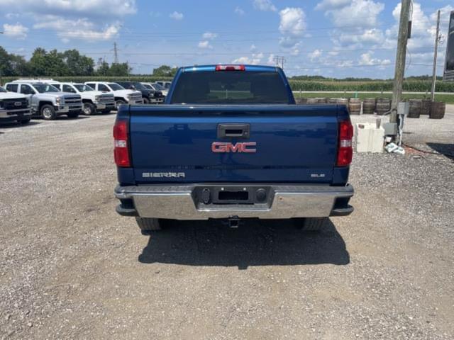 Image of GMC Sierra equipment image 3
