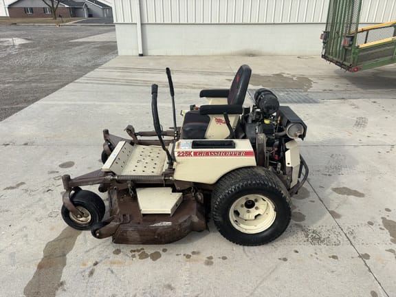 2018 Grasshopper 225K Equipment Image0