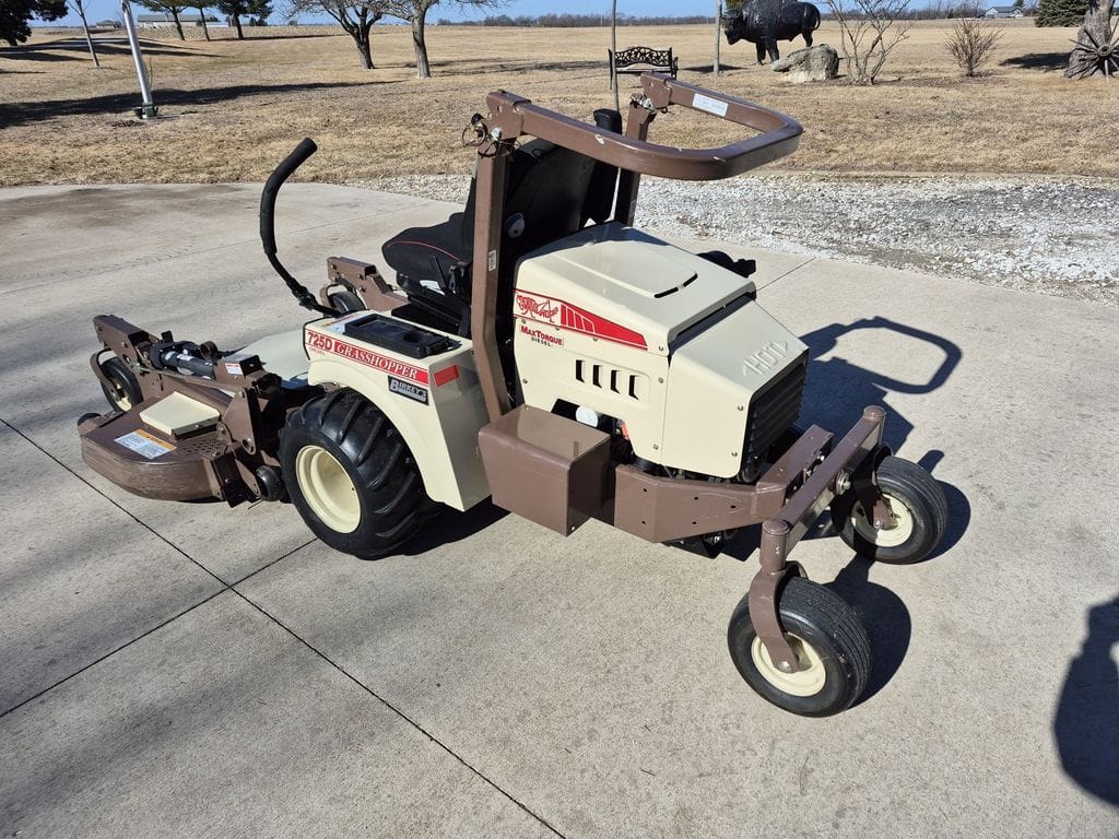 2018 Grasshopper 725DT6 Equipment Image0