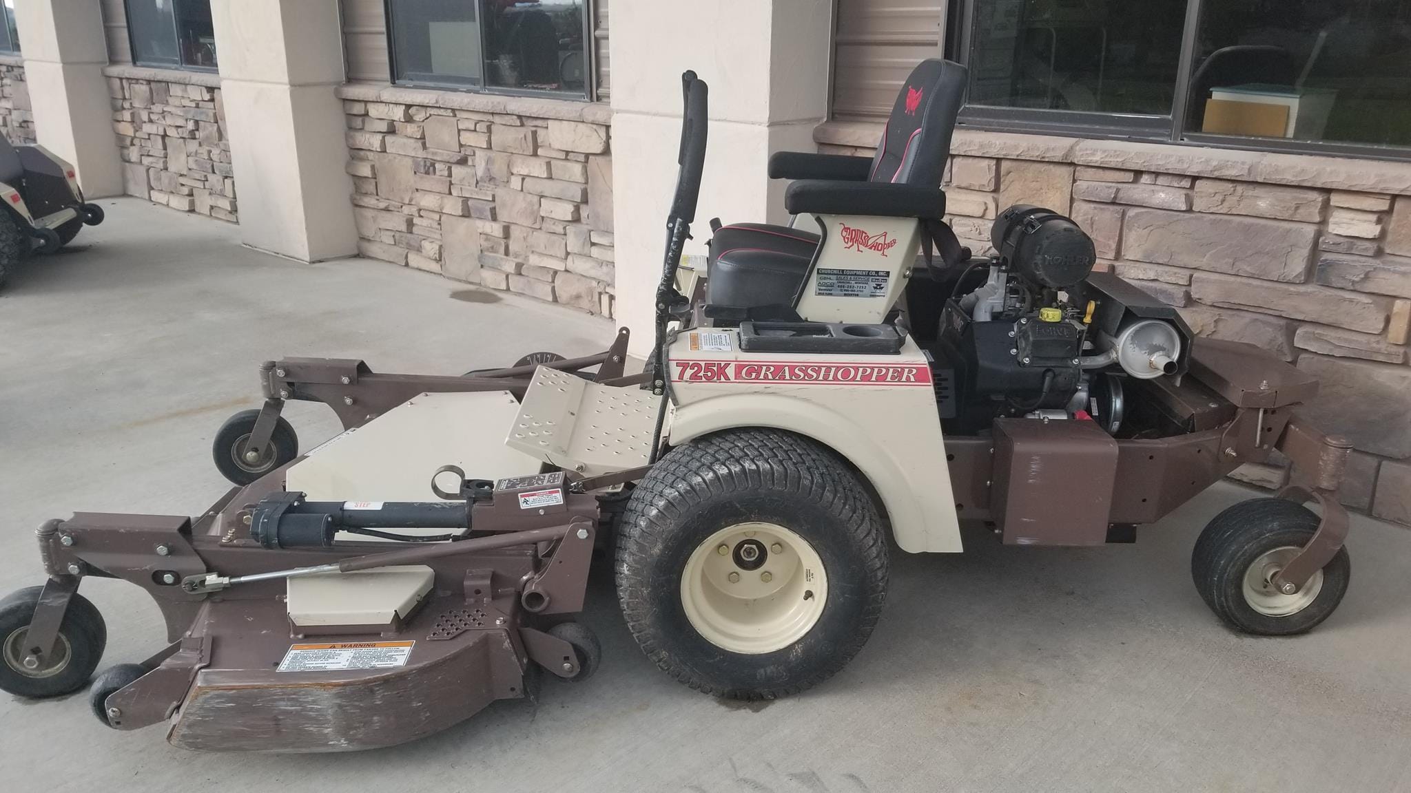 2018 Grasshopper 725KT Equipment Image0