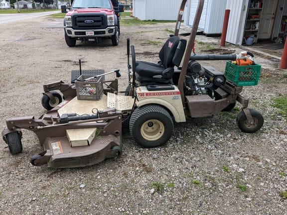 2018 Grasshopper 735BT Equipment Image0