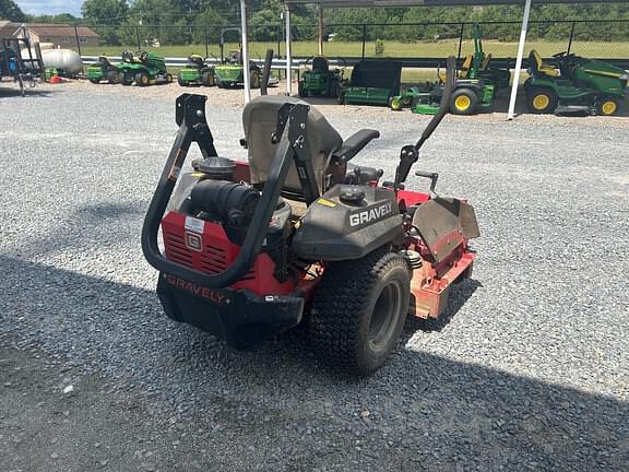 Image of Gravely Pro-Turn 152 equipment image 3