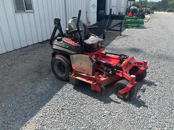 Image of Gravely Pro-Turn 152 equipment image 2