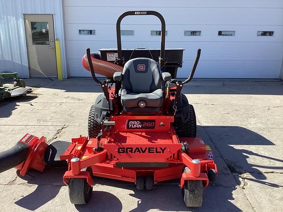 Image of Gravely Pro-Turn 260 equipment image 3