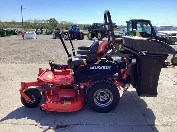 Image of Gravely Pro-Turn 260 equipment image 4