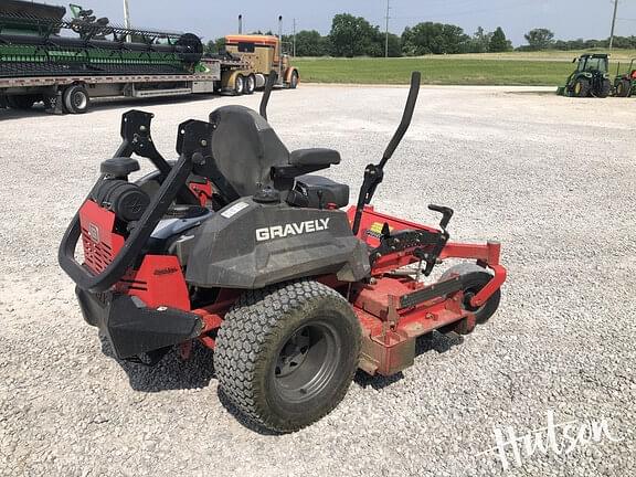 Image of Gravely Pro-Turn 260 equipment image 3