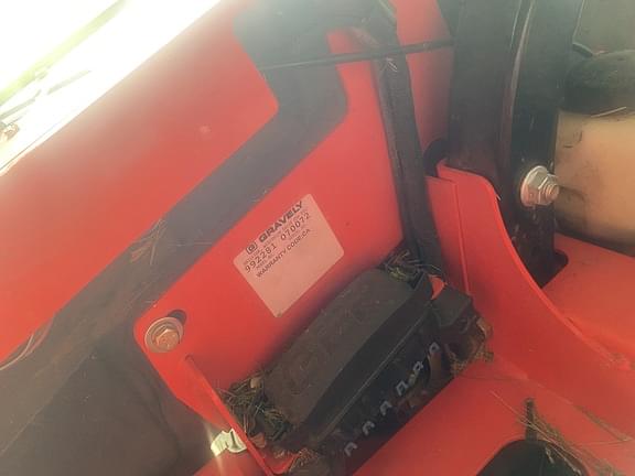 Image of Gravely Pro-Turn 260 equipment image 2