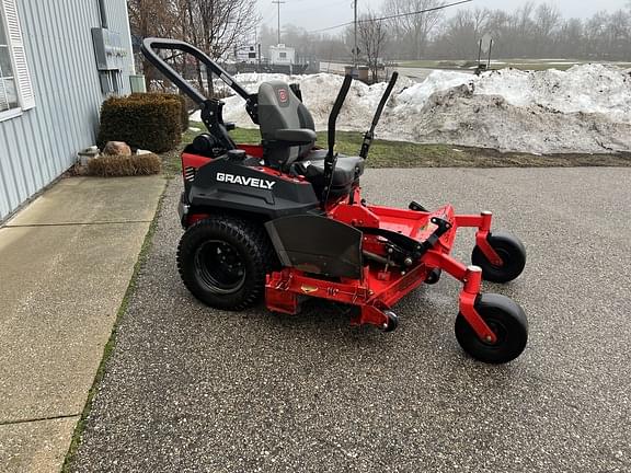 Image of Gravely Pro-Turn 460 equipment image 1