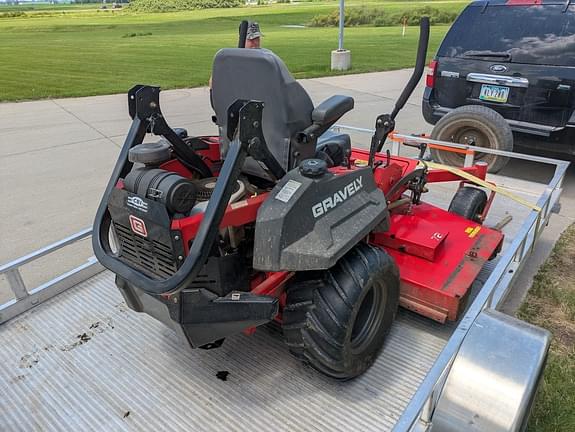 Image of Gravely Pro-Turn 472 equipment image 3