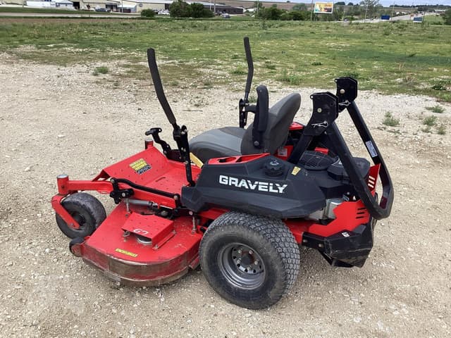 Image of Gravely Pro-Turn 60 equipment image 2