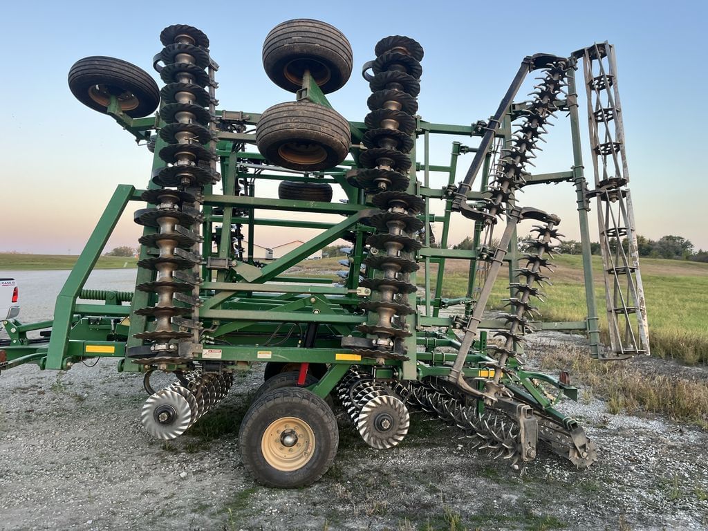 2018 Great Plains 3000TM Equipment Image0