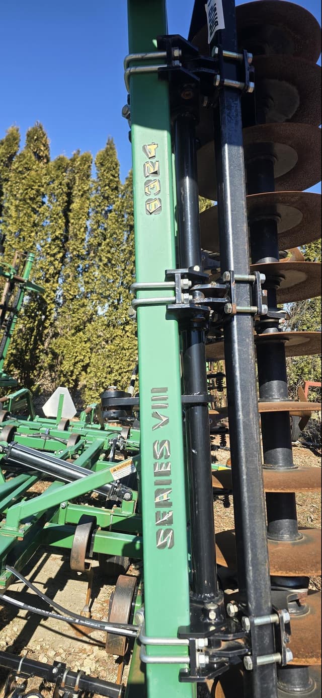 Image of Great Plains 8324DV equipment image 3