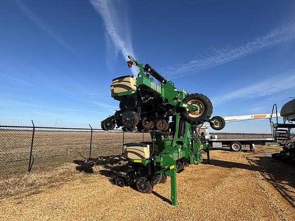 Image of Great Plains 3P4025AH24TR38 equipment image 3