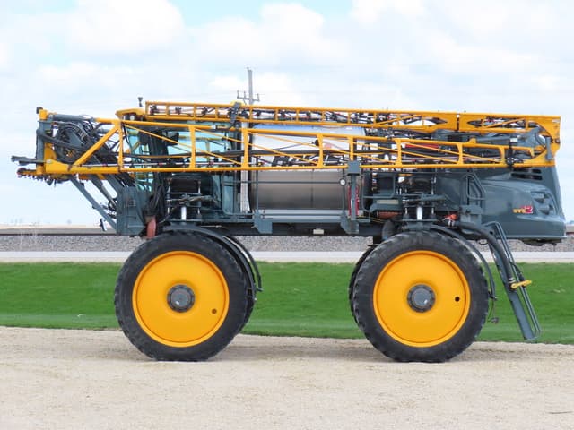 Image of Hagie STS12 equipment image 2