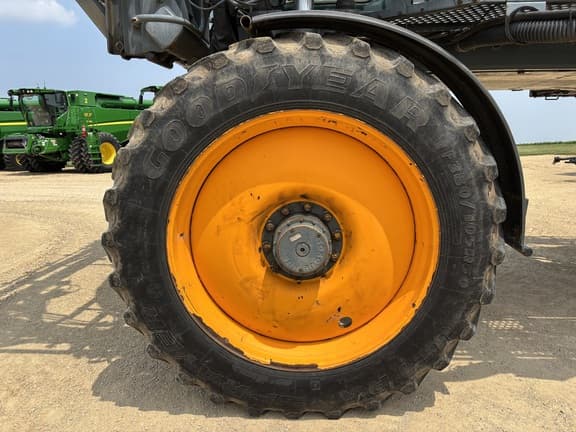 Image of Hagie STS16 equipment image 2