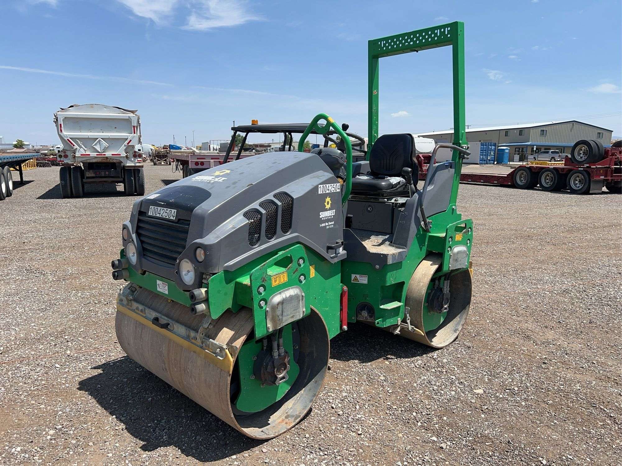 2018 Hamm HD12VV Equipment Image0