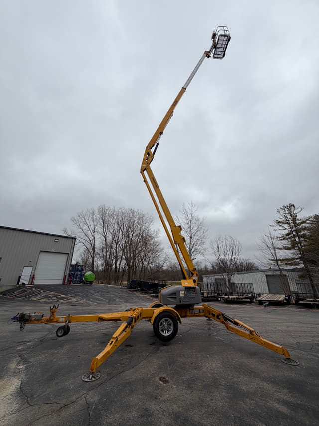 Image of Haulotte 5533A equipment image 2