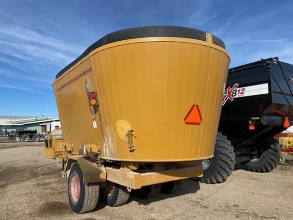 Image of Haybuster CMF-980 equipment image 2