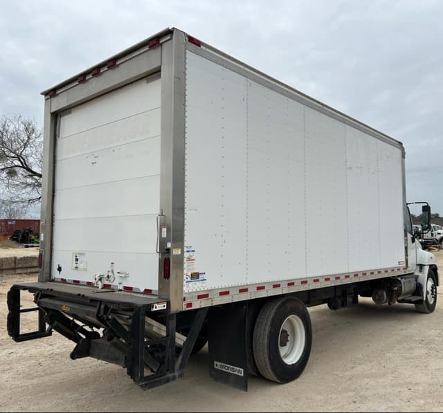 Image of Hino 258 equipment image 3