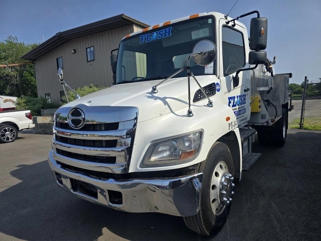 2018 Hino 268 Equipment Image0