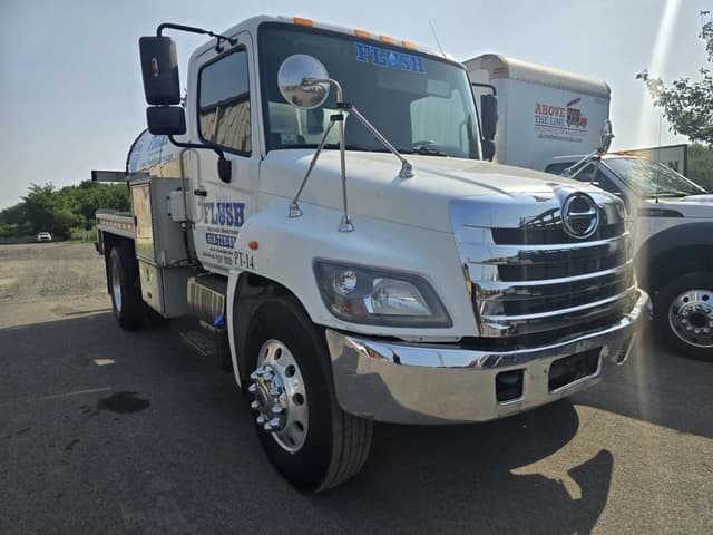 Image of Hino 268 equipment image 3