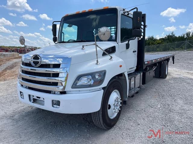 Image of Hino 338 equipment image 2