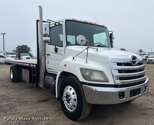 Image of Hino 338 equipment image 2