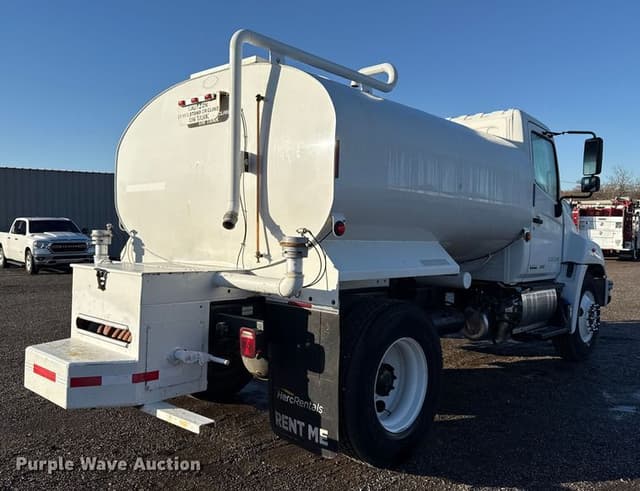 Image of Hino 338 equipment image 4