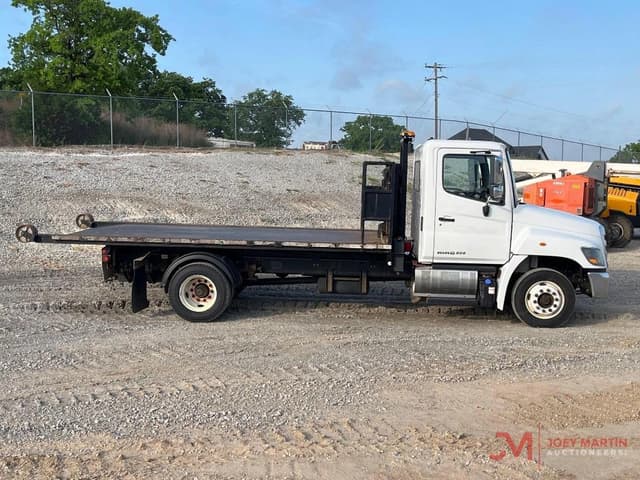 Image of Hino 258LP equipment image 1
