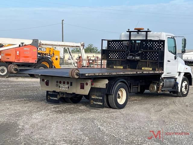 Image of Hino 258LP equipment image 2