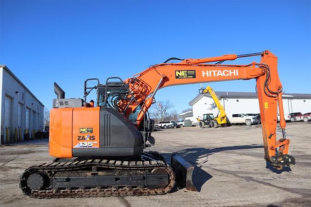 Image of Hitachi ZX135US-6 equipment image 4