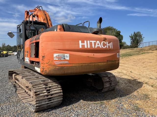 Image of Hitachi ZX250LC equipment image 4