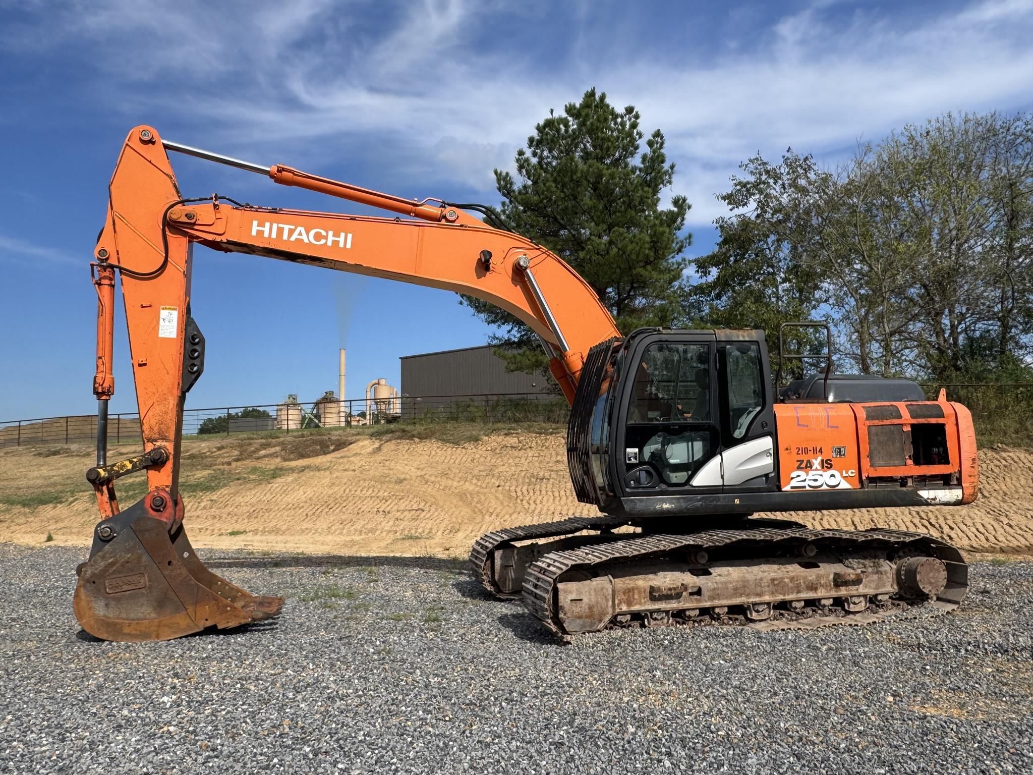 2018 Hitachi ZX250LC Equipment Image0
