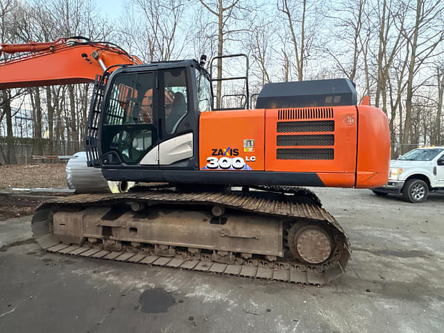 Image of Hitachi ZX300LC equipment image 4