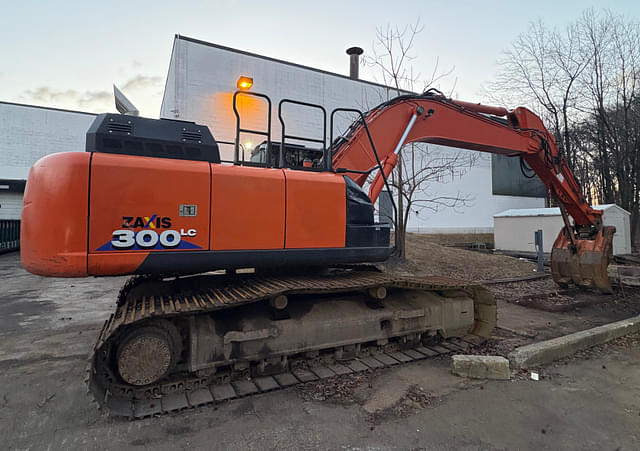 Image of Hitachi ZX300LC equipment image 1
