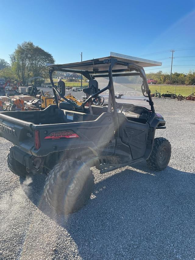 Image of Honda Pioneer 1000 equipment image 4