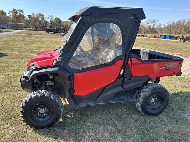 Image of Honda Pioneer 1000 EPS equipment image 3