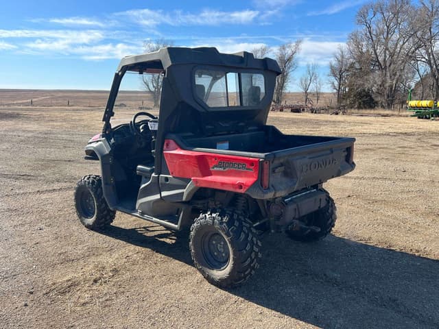 Image of Honda Pioneer 1000 EPS equipment image 3