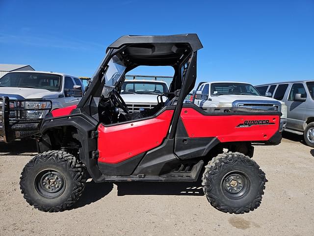 Image of Honda Pioneer 1000 equipment image 1