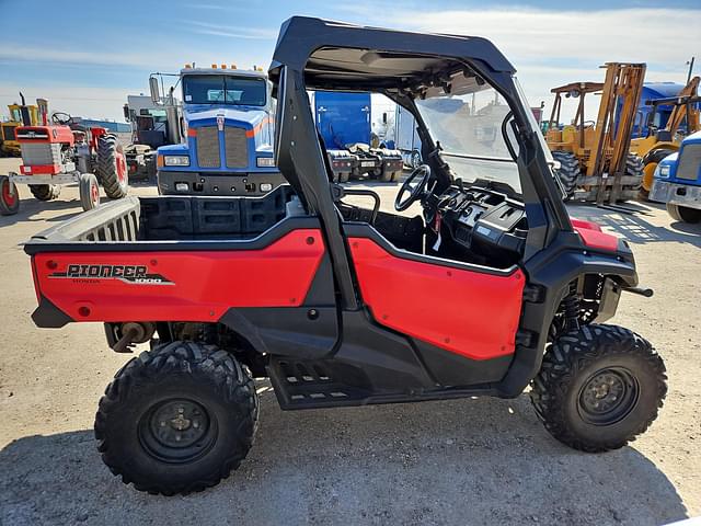 Image of Honda Pioneer 1000 equipment image 4