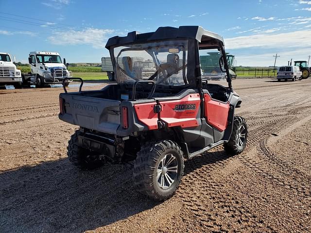 Image of Honda Pioneer 1000 equipment image 2