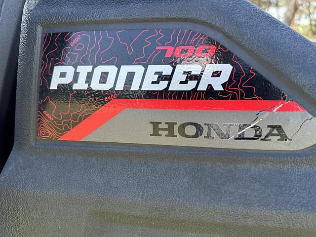 Image of Honda Pioneer 700 equipment image 2