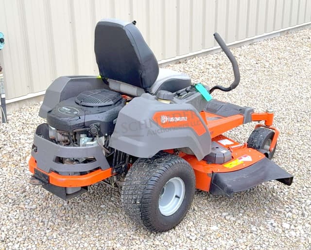 Image of Husqvarna Z248F equipment image 4