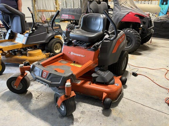 2018 Husqvarna Z254 Equipment Image0