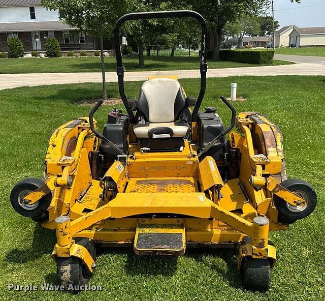 Image of Hustler Super 104 equipment image 1