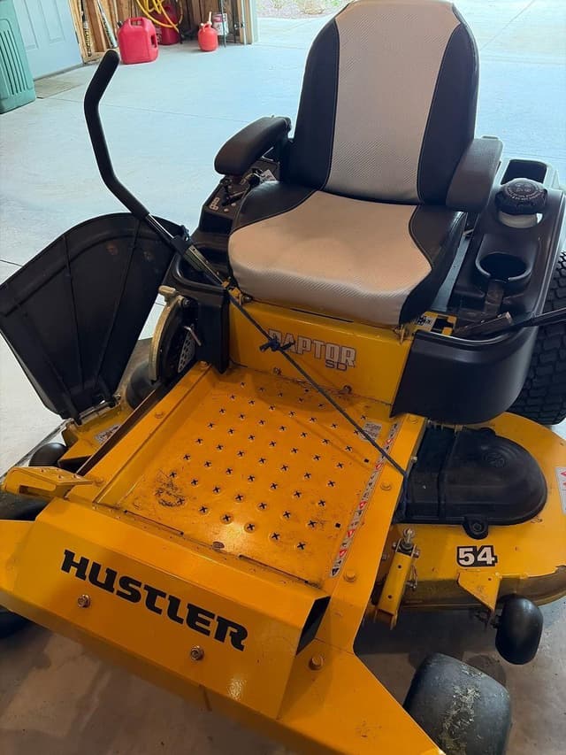 Image of Hustler Raptor SD equipment image 1