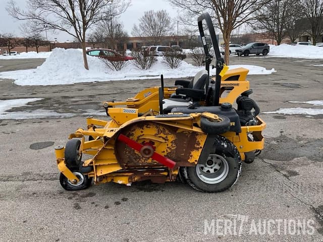 Image of Hustler Super 104 equipment image 1