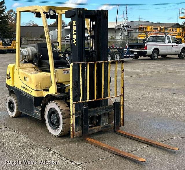 Image of Hyster H50XT equipment image 2