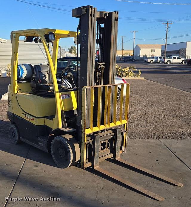 Image of Hyster S50FT equipment image 2